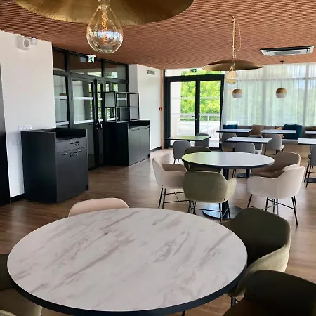 Atlantique - Lycee Hotelier - Management School 3* ביאריץ