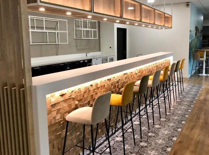 Otel Atlantique - Lycee Hotelier - Management School Biarritz