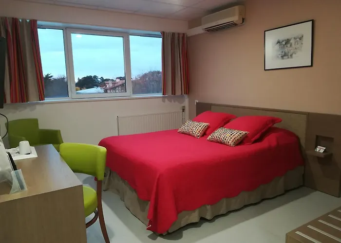 Atlantique - Lycee Hotelier - Management School 3* Biarritz