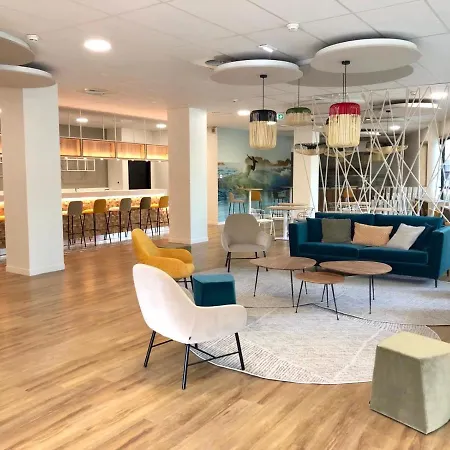 Atlantique - Lycee Hotelier - Management School 3* Биарриц