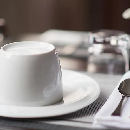 Atlantique - Lycee Hotelier - Management School 比亚里茨