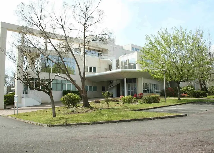 Atlantique - Lycee Hotelier - Management School 3*