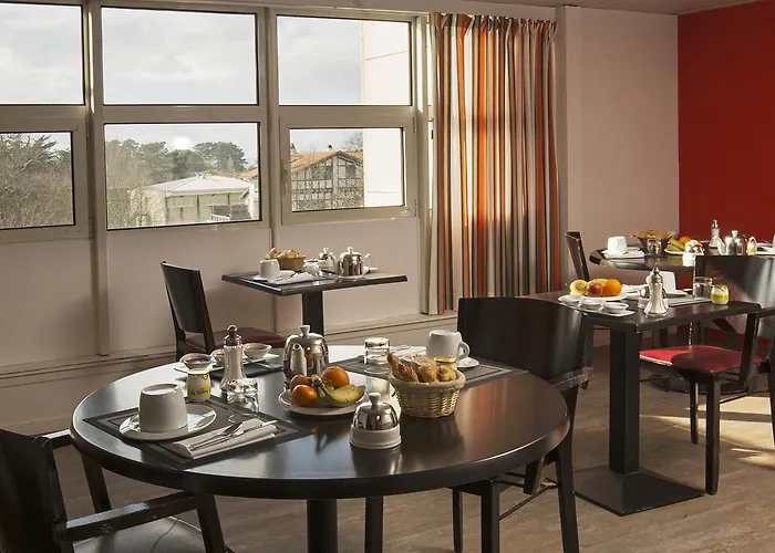 Atlantique - Lycee Hotelier - Management School Hotell