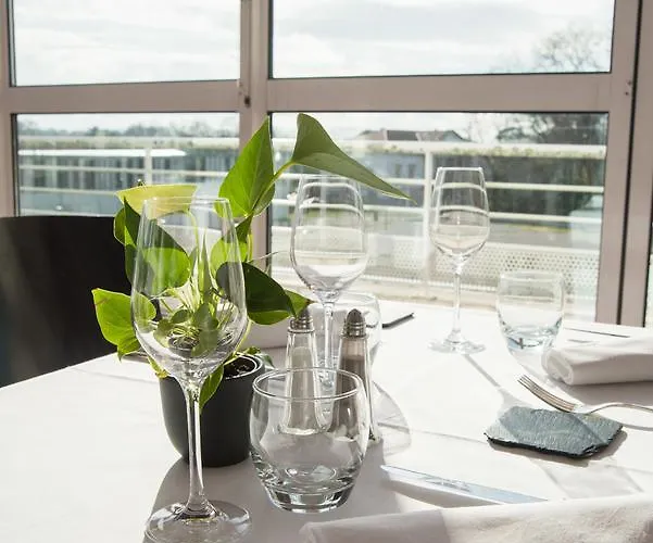 Atlantique - Lycee Hotelier - Management School Отель Биарриц